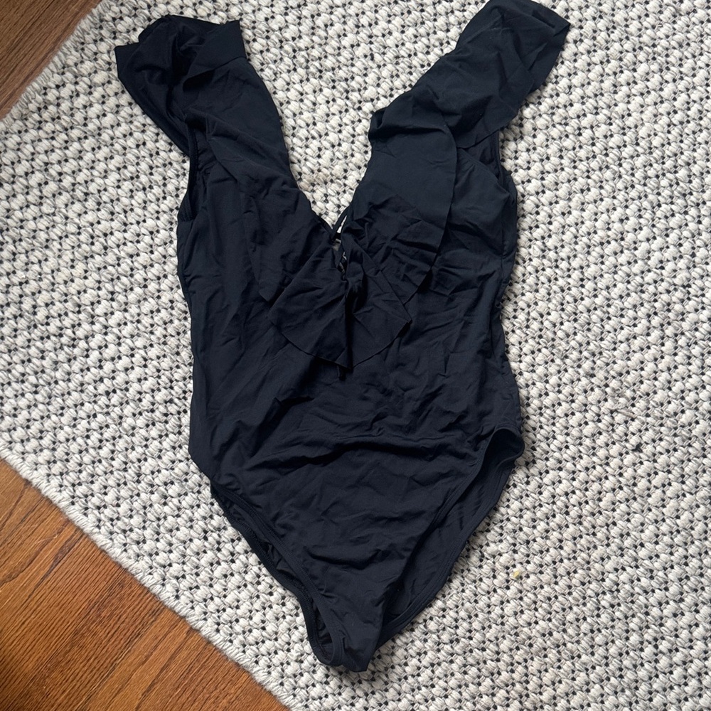 La Blanca Black Ruffled One-Piece Swimsuit size 10